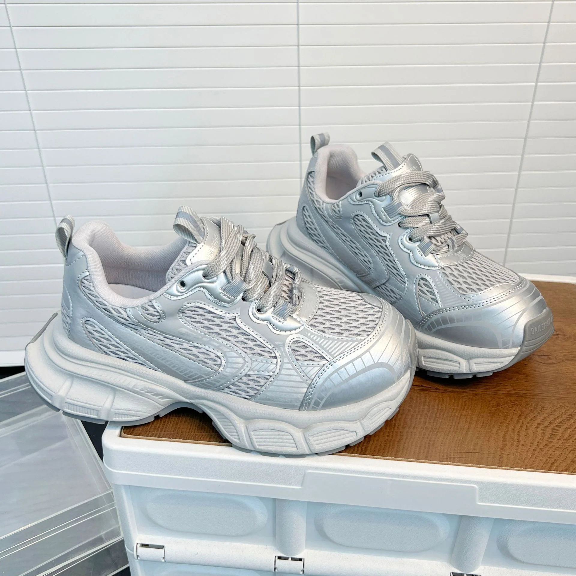 Damen Sportliche Lauf-Sneaker mit atmungsaktivem Obermaterial und gepolsterter Innensohle Heidi Mode - Image 5