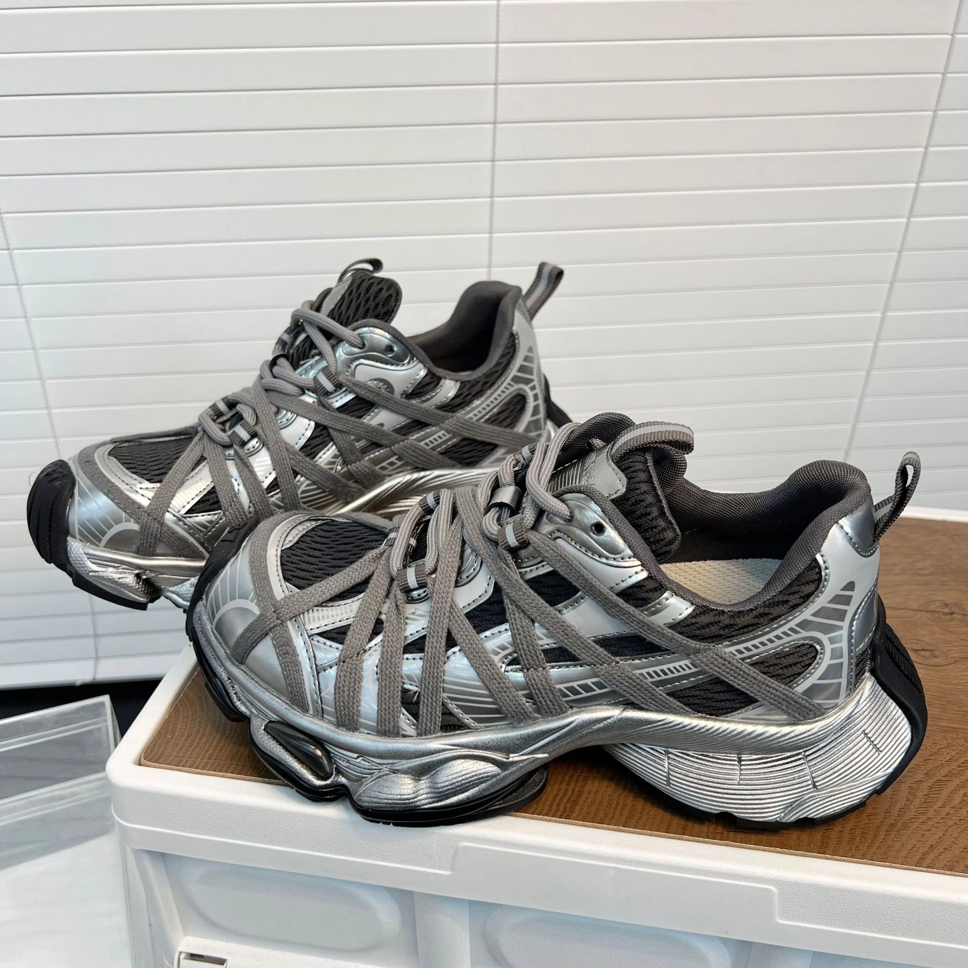 Damen Sportliche Lauf-Sneaker mit atmungsaktiver Mesh-Oberfläche und innovativem Dämpfungssystem Heidi Mode - Image 3