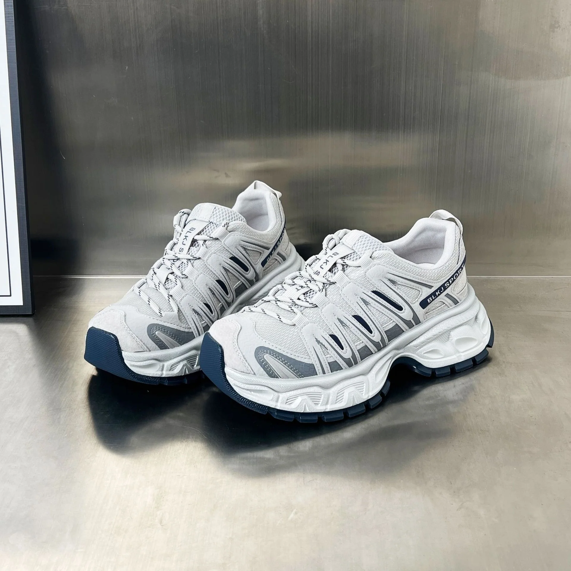 Damen Sportliche Lauf-Sneaker mit atmungsaktiver Mesh-Oberfläche und robustem Sohlenprofil Heidi Mode - Image 3