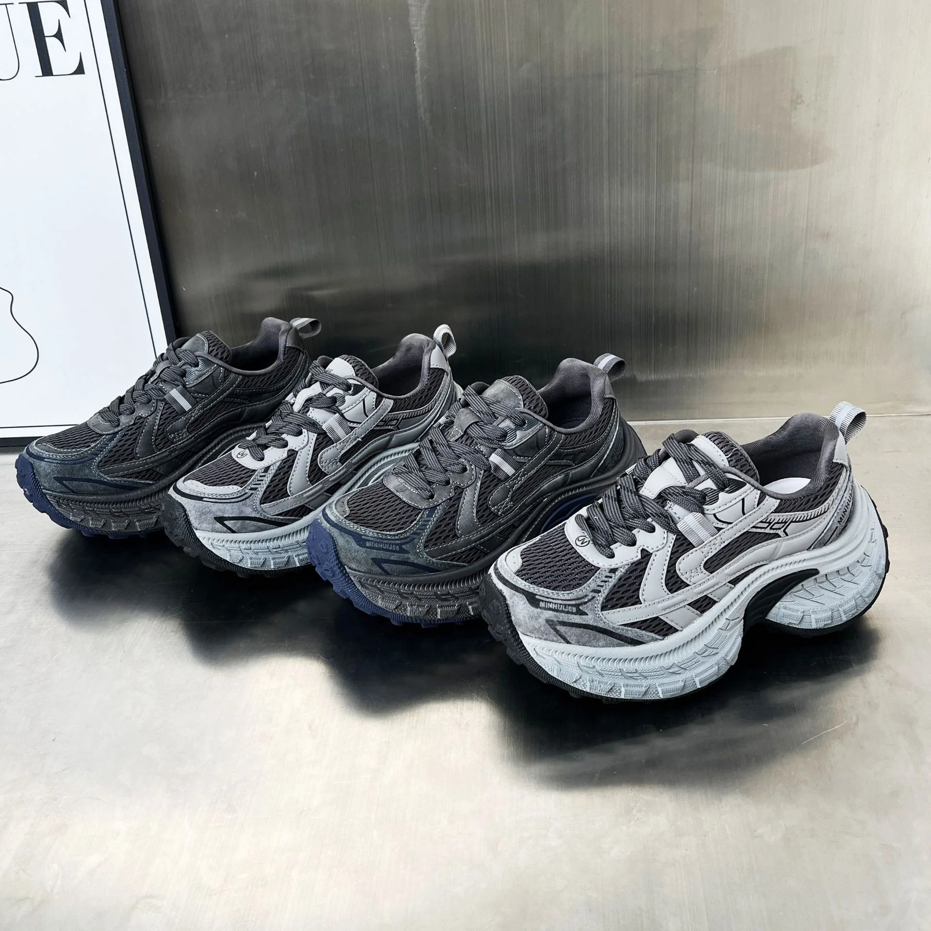 Damen Sportliche Lauf-Sneaker mit dämpfendem Fußbett und atmungsaktiver Oberflächenstruktur Heidi Mode - Image 3