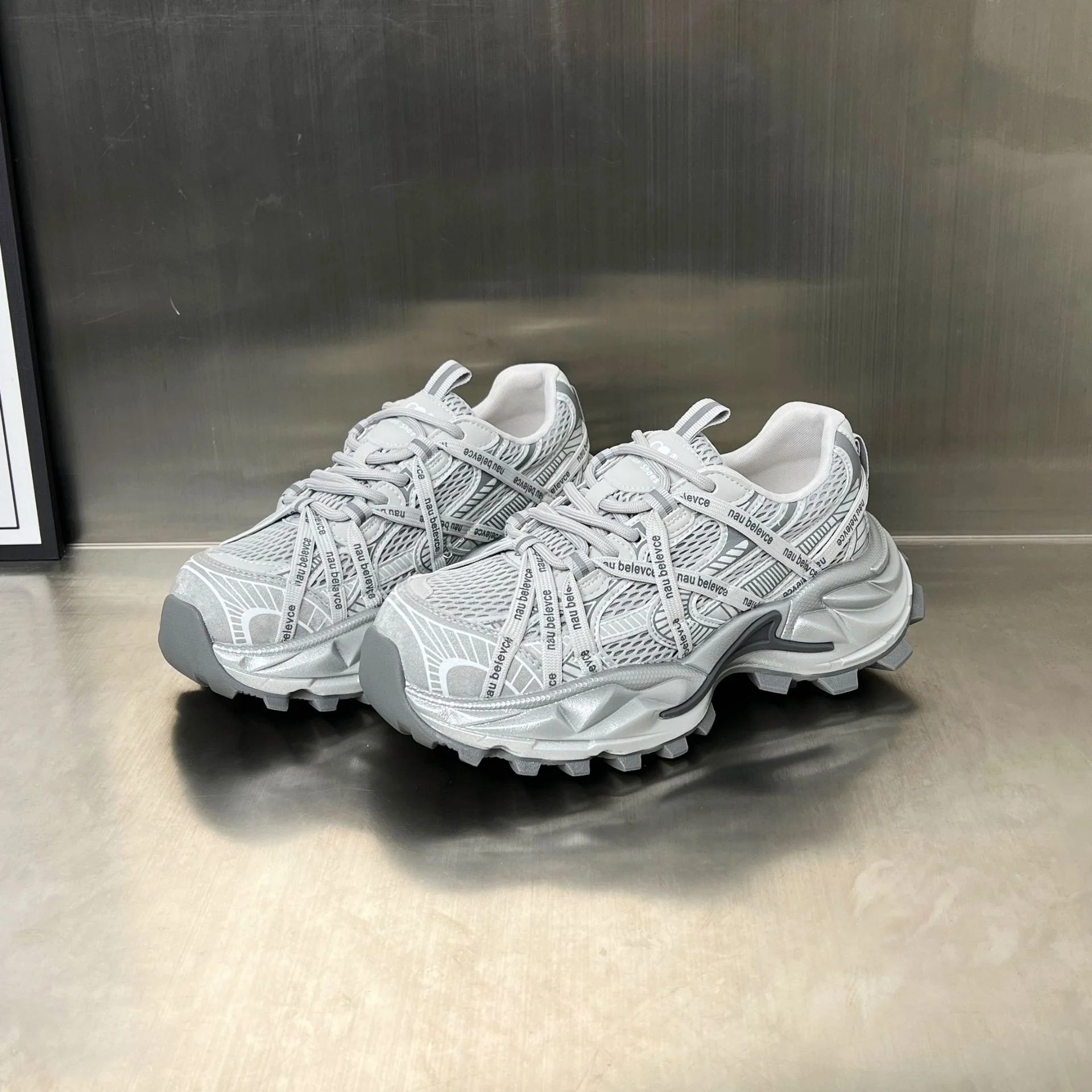 Damen Sportliche Lauf-Sneaker mit innovativem Mesh-Design und rutschfester Sohle Heidi Mode - Image 7