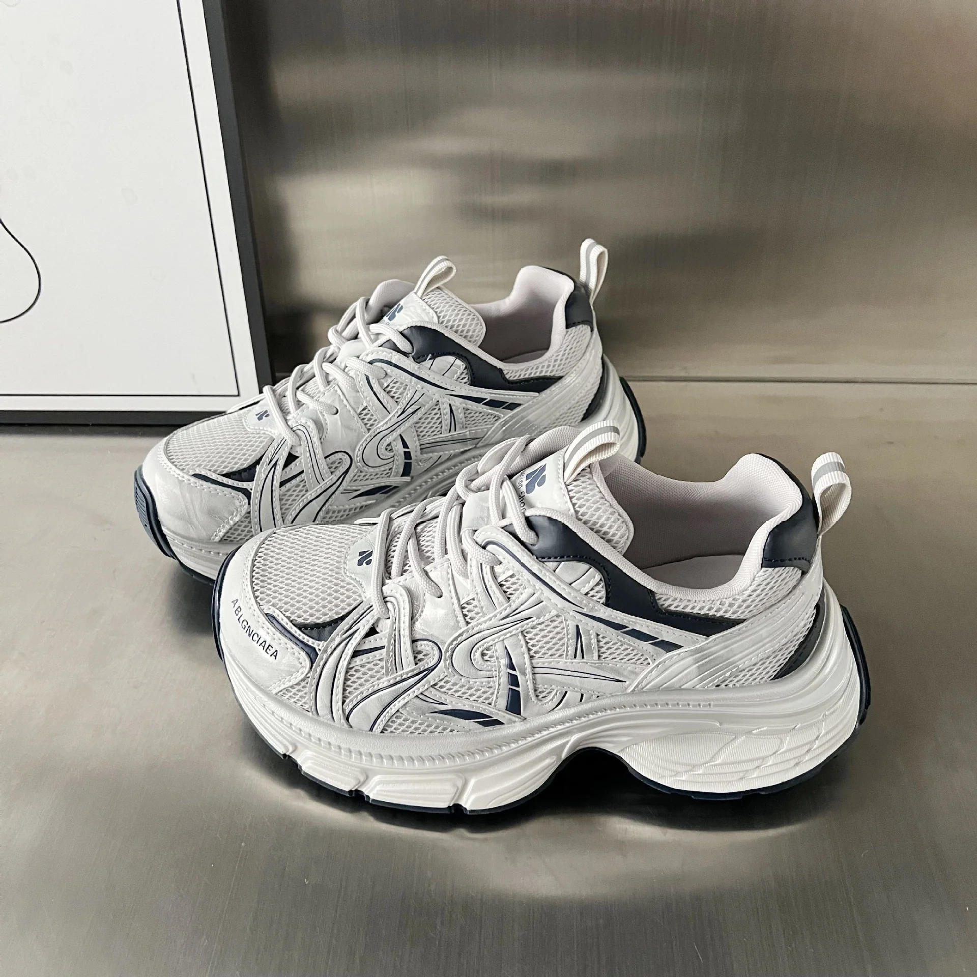 Damen Sportliche Lauf-Sneaker mit innovativer Dämpfungstechnologie und atmungsaktivem Obermaterial Heidi Mode - Image 6
