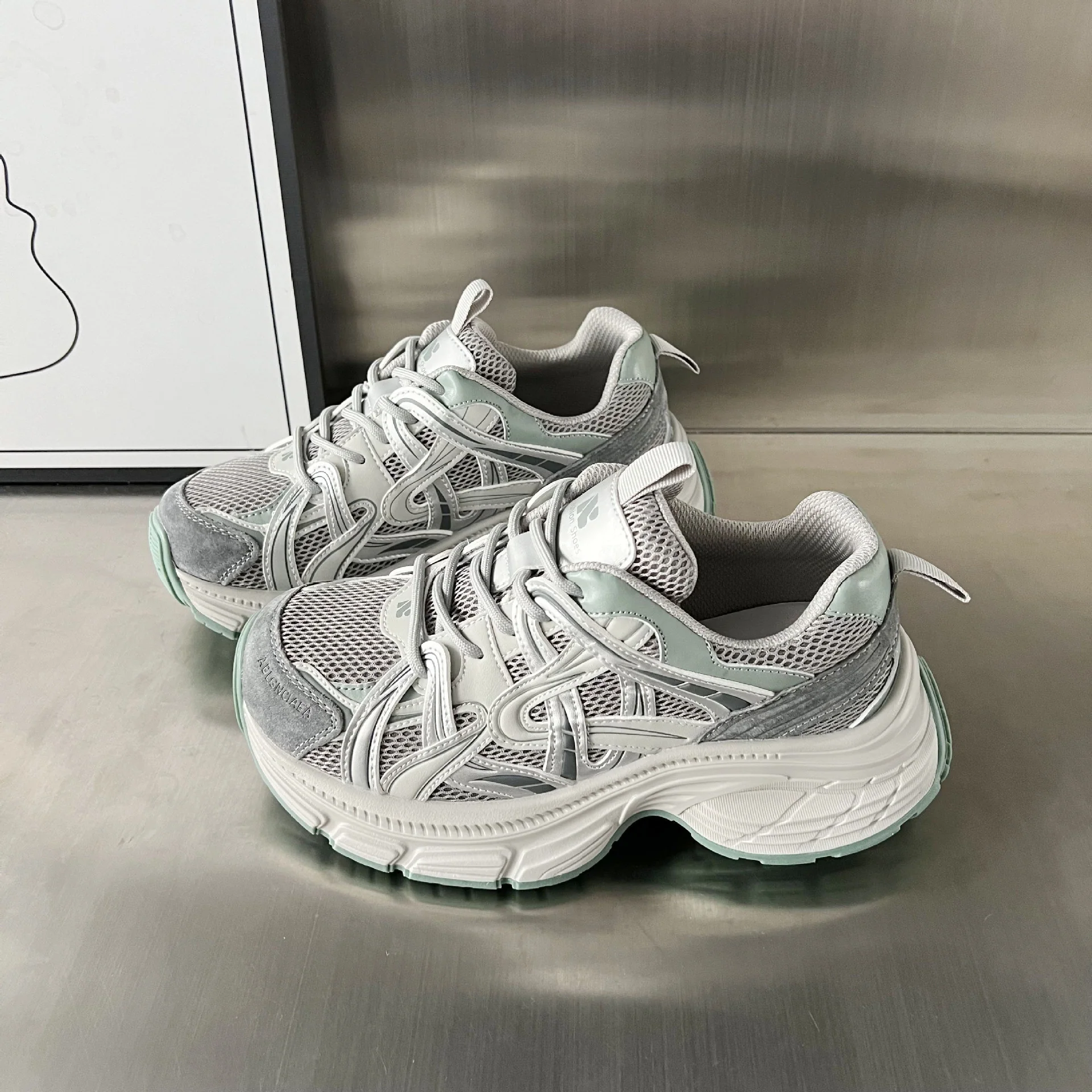 Damen Sportliche Lauf-Sneaker mit innovativer Dämpfungstechnologie und atmungsaktivem Obermaterial Heidi Mode - Image 8