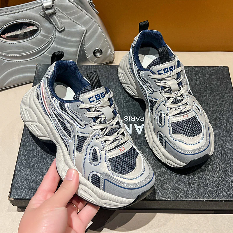 Damen Sportliche Lauf- und Freizeit-Sneaker mit atmungsaktiven Mesh-Einsätzen und dämpfender Sohle Heidi Mode - Image 3
