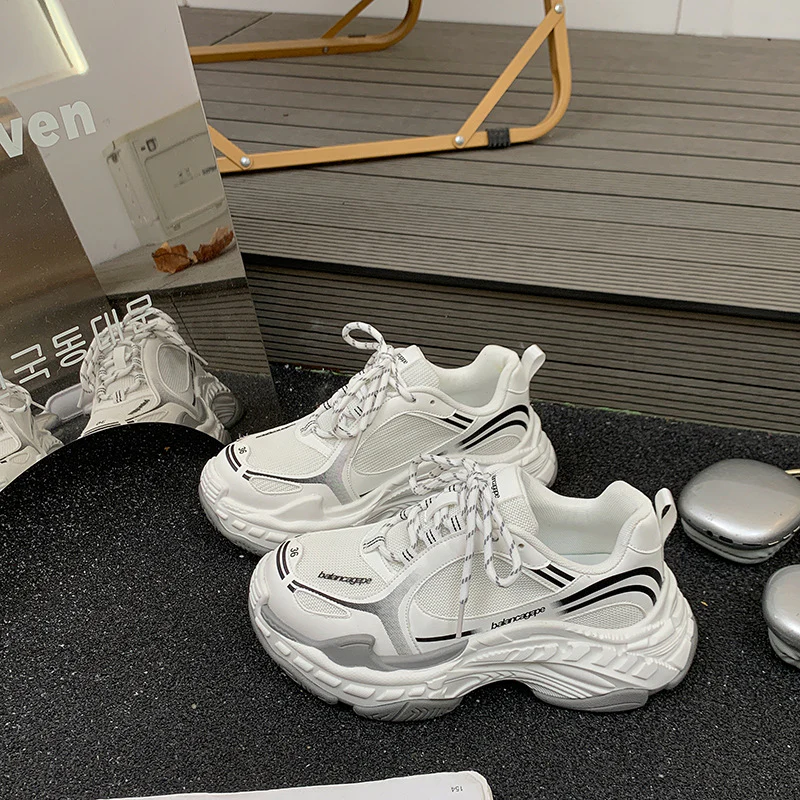 Damen Sportliche Laufschuhe mit atmungsaktivem Mesh-Obermaterial und robuster Profilsohle Heidi Mode - Image 3
