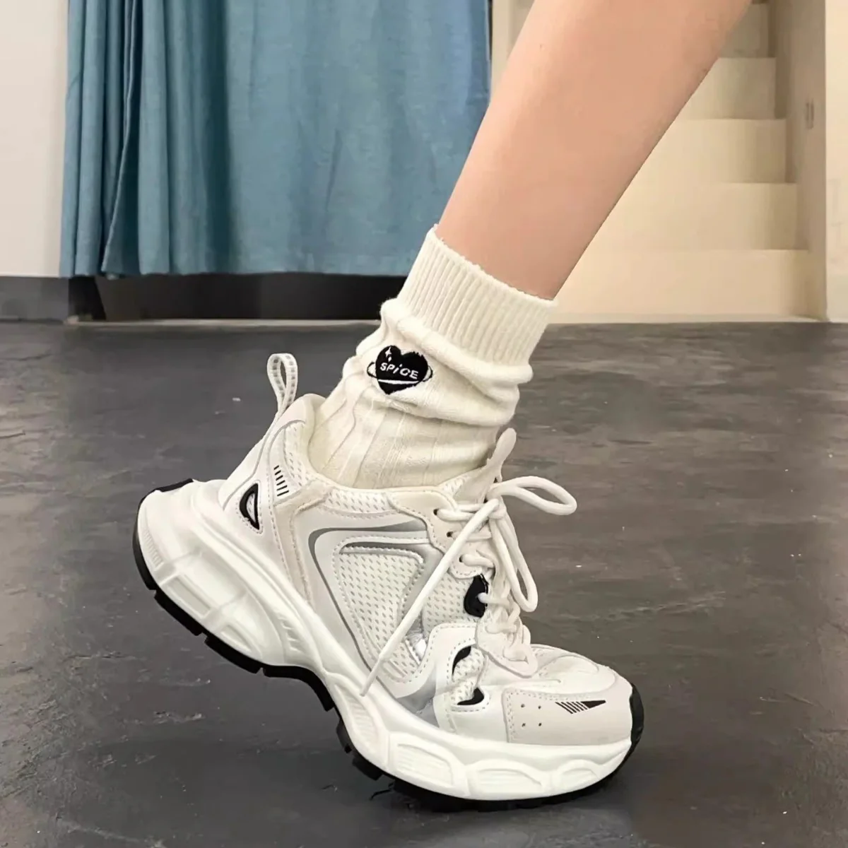 Damen Sportliche Laufschuhe mit atmungsaktiver Mesh-Oberfläche und dämpfender Sohle Heidi Mode