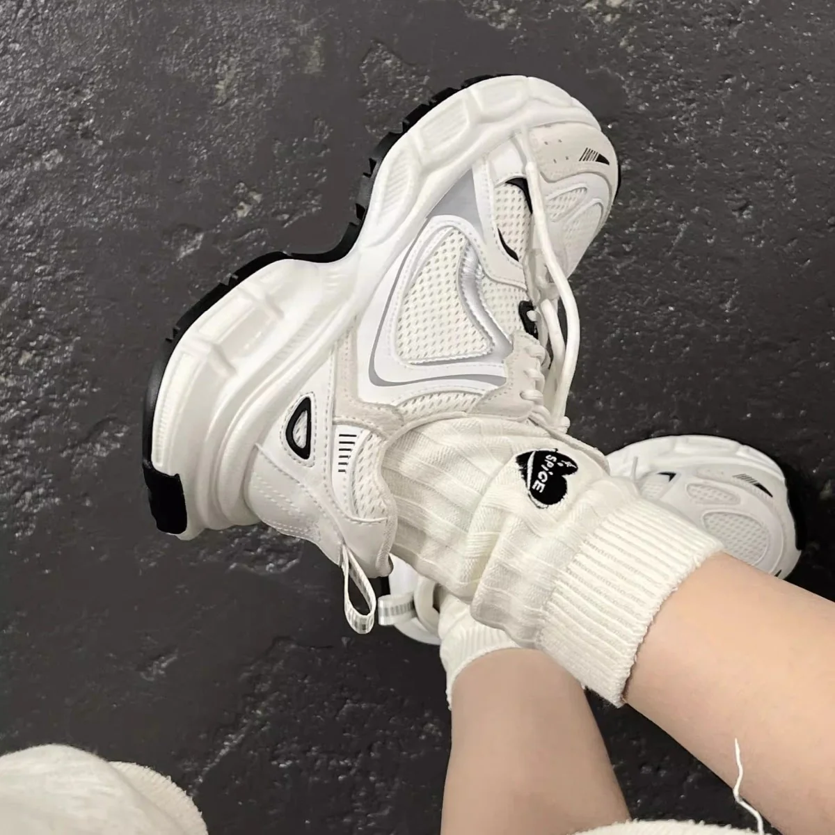 Damen Sportliche Laufschuhe mit atmungsaktiver Mesh-Oberfläche und dämpfender Sohle Heidi Mode - Image 2