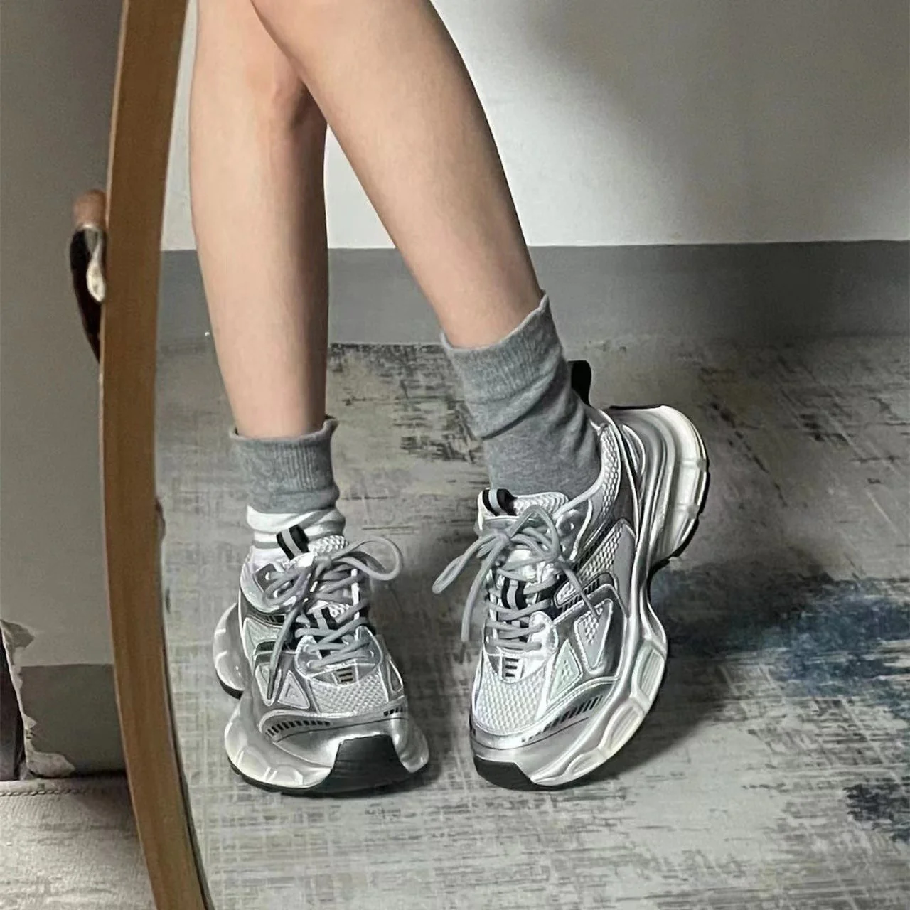 Damen Sportliche Laufschuhe mit atmungsaktiver Mesh-Oberfläche und dämpfender Sohlenkonstruktion Heidi Mode - Image 2