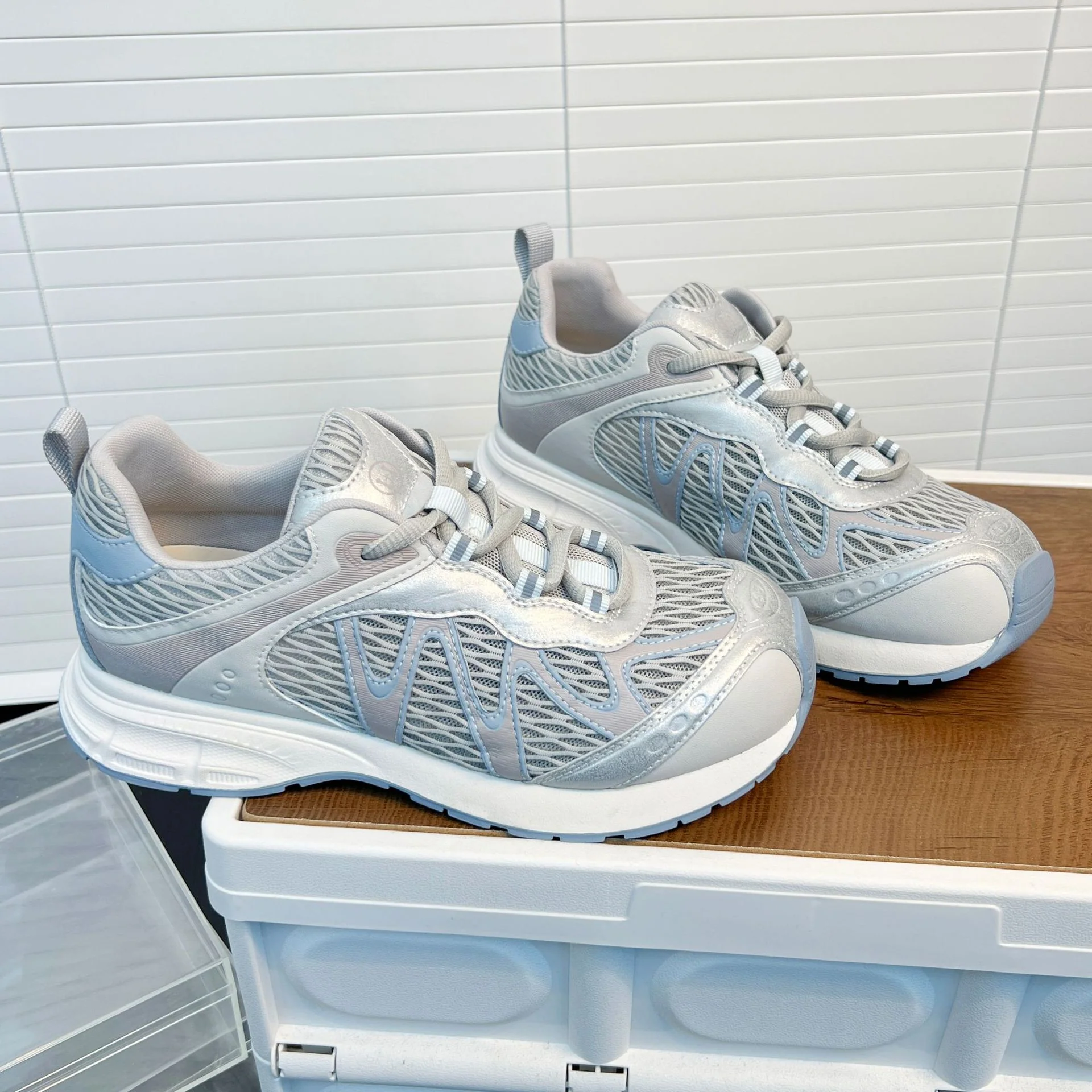 Damen Sportliche Laufschuhe mit atmungsaktiver Mesh-Oberfläche und ergonomischem Fußbett Heidi Mode - Image 4