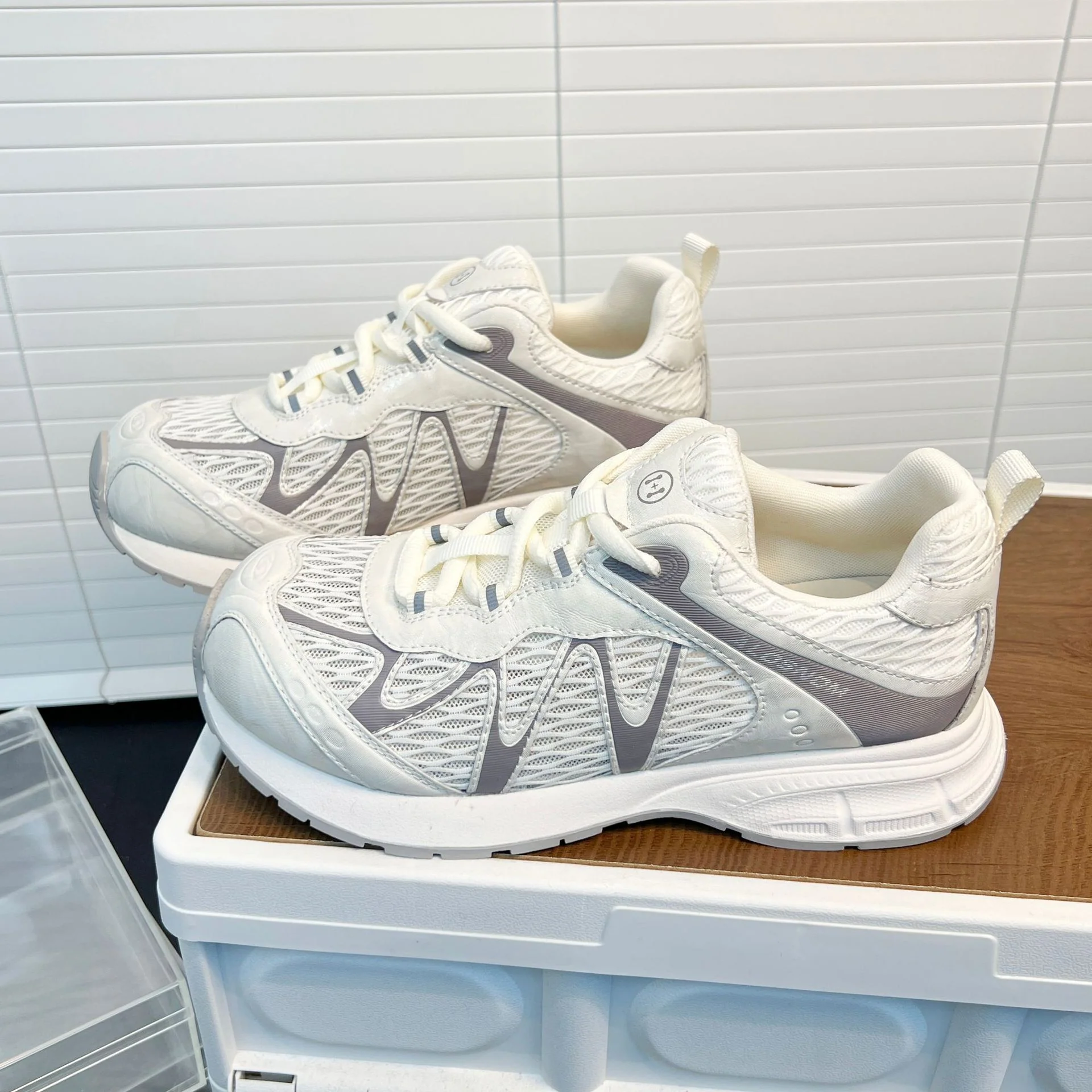 Damen Sportliche Laufschuhe mit atmungsaktiver Mesh-Oberfläche und ergonomischem Fußbett Heidi Mode - Image 6