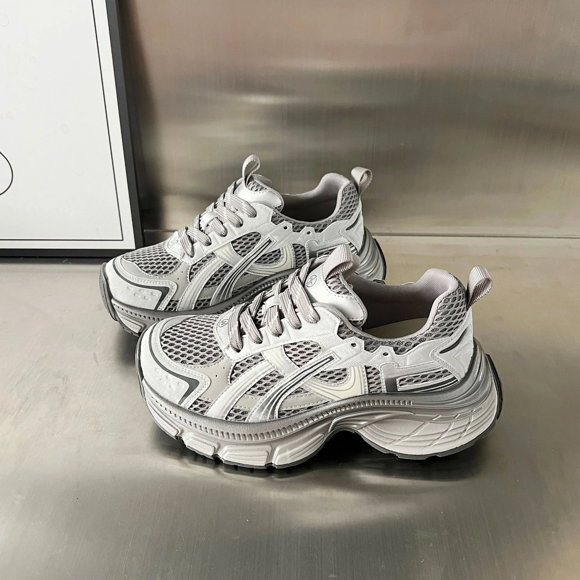 Damen Sportliche Laufschuhe mit atmungsaktiver Mesh-Oberfläche und innovativer Dämpfungstechnologie Heidi Mode - Image 6