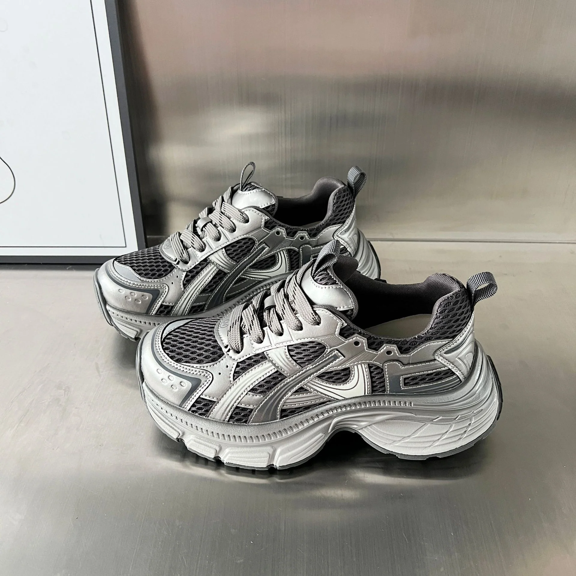 Damen Sportliche Laufschuhe mit atmungsaktiver Mesh-Oberfläche und innovativer Dämpfungstechnologie Heidi Mode - Image 7