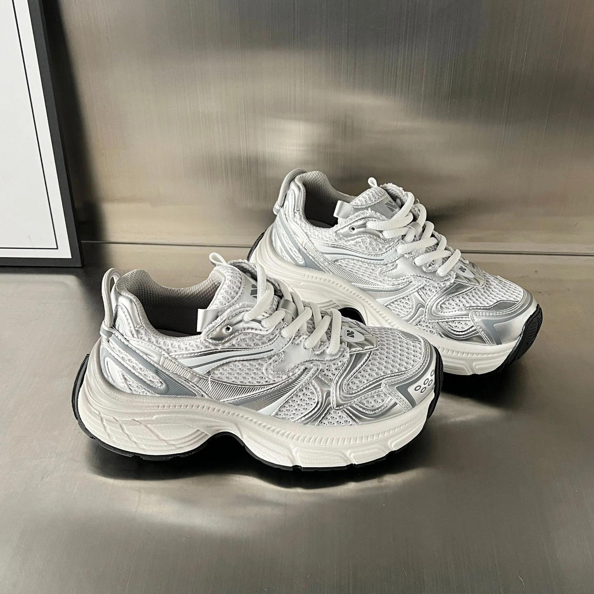 Damen Sportliche Laufschuhe mit atmungsaktiver Mesh-Oberfläche und rutschfester Sohle Heidi Mode - Image 2
