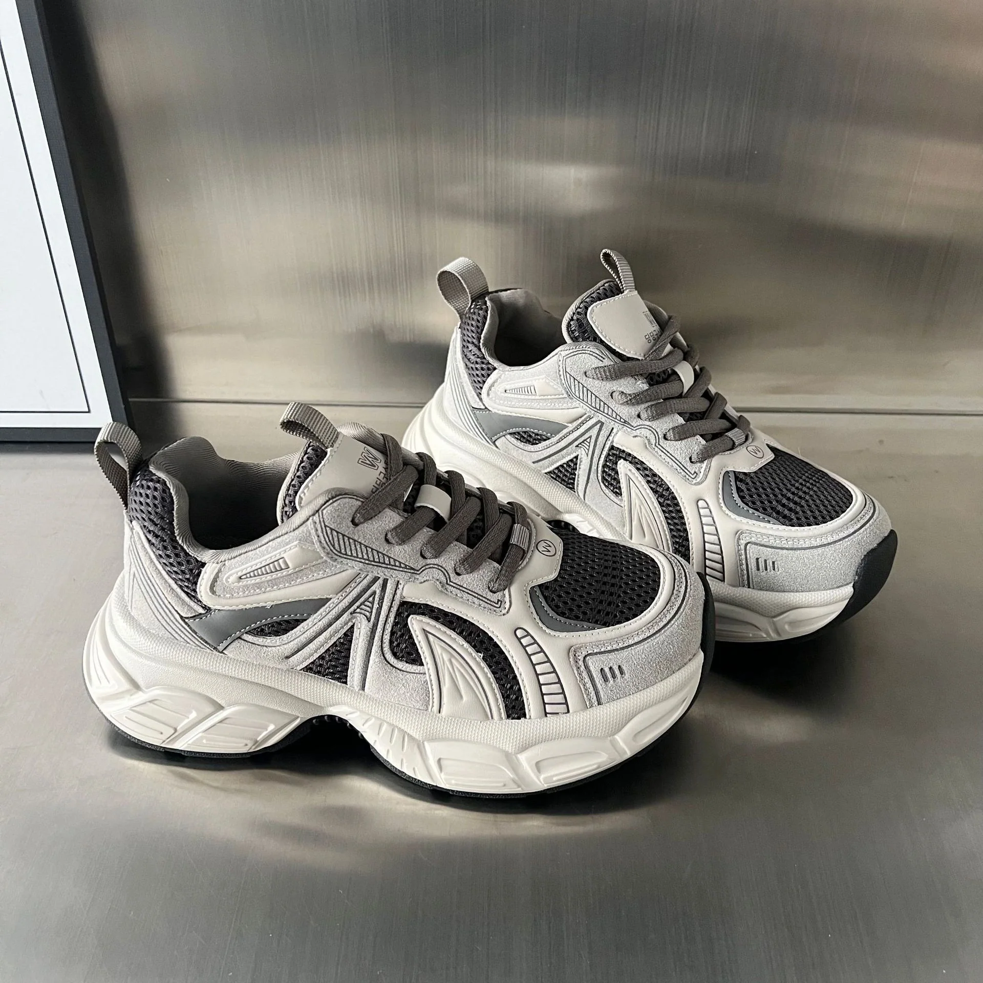 Damen Sportliche Laufschuhe mit atmungsaktiver Mesh-Oberfläche und stabiler Sohle Heidi Mode - Image 4