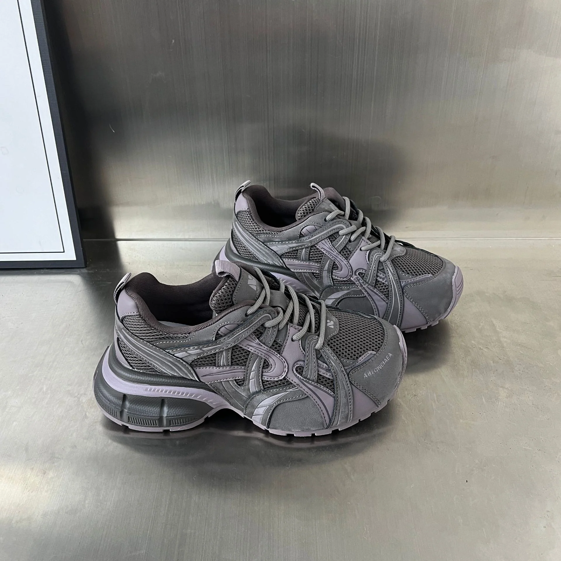 Damen Sportliche Mesh-Sneaker mit dämpfender Sohle und atmungsaktiver Konstruktion Heidi Mode - Image 7