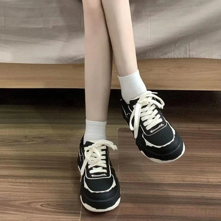 Damen Sportliche Modische Sneakers mit einzigartigem Design Heidi Mode - Image 3