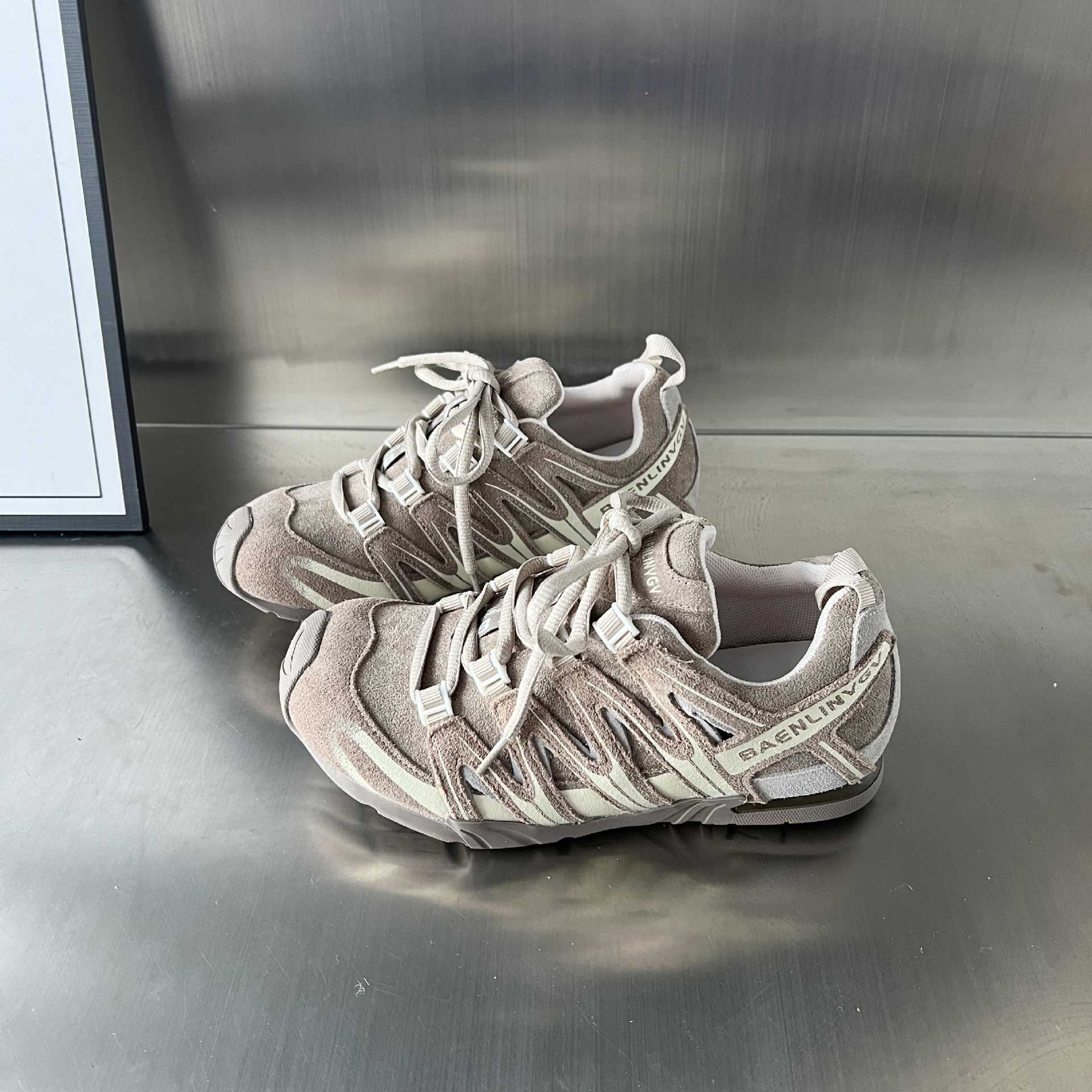 Damen Sportliche Outdoor-Sneaker mit atmungsaktiver Obermaterialstruktur und rutschfester Sohle Heidi Mode