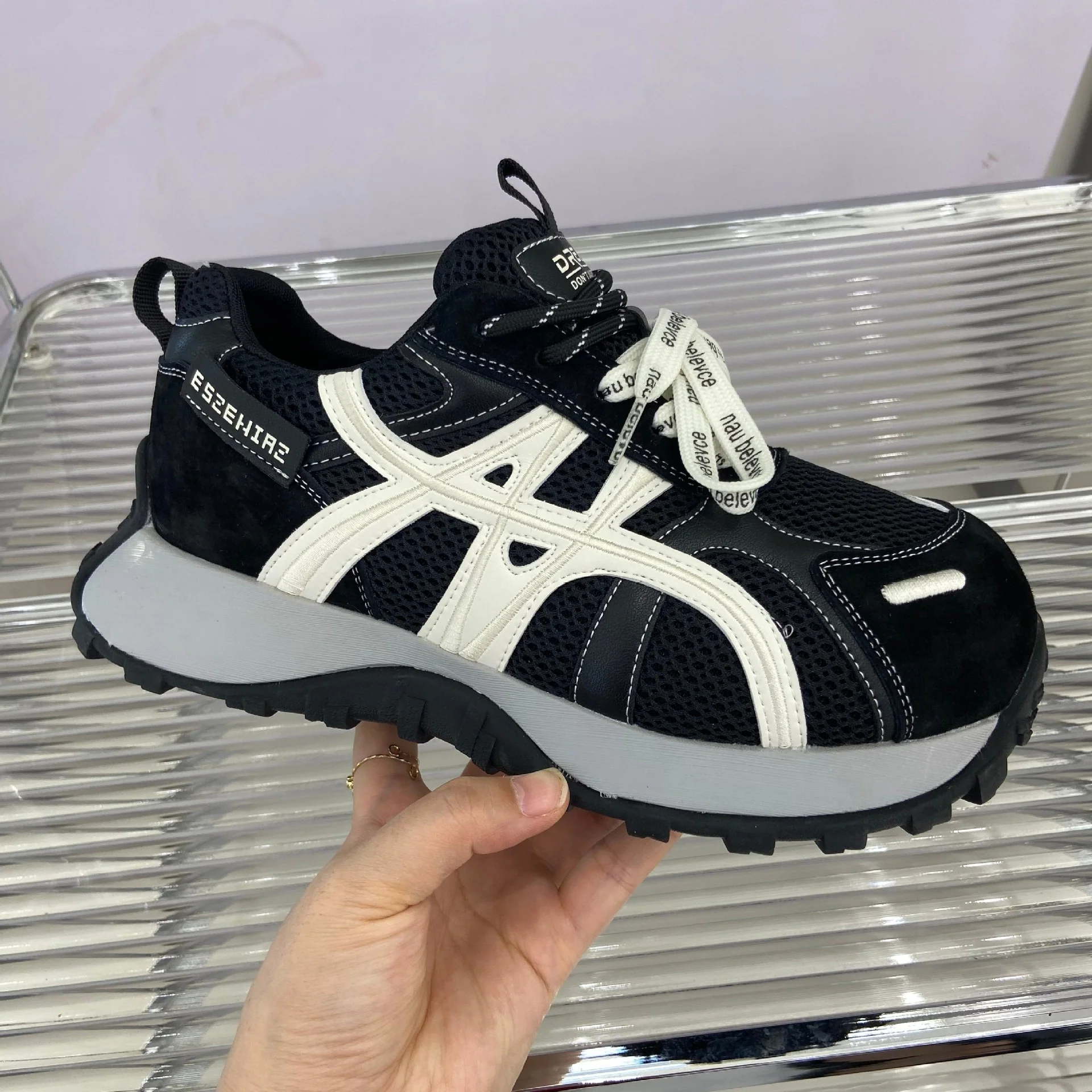 Damen Sportliche Plateau-Sneaker mit atmungsaktiver Mesh-Oberfläche und dämpfender Sohle Heidi Mode - Image 3