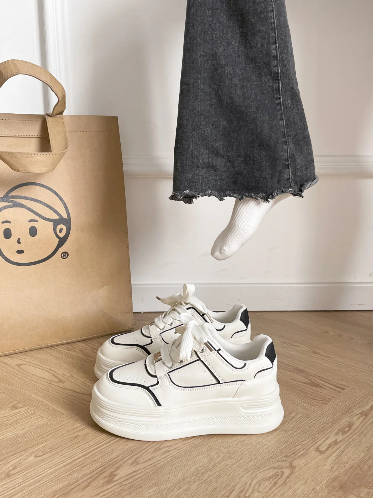 Damen Sportliche Plateau Sneaker mit ausgeprägter Dämpfung und modischem Design Heidi Mode - Image 7
