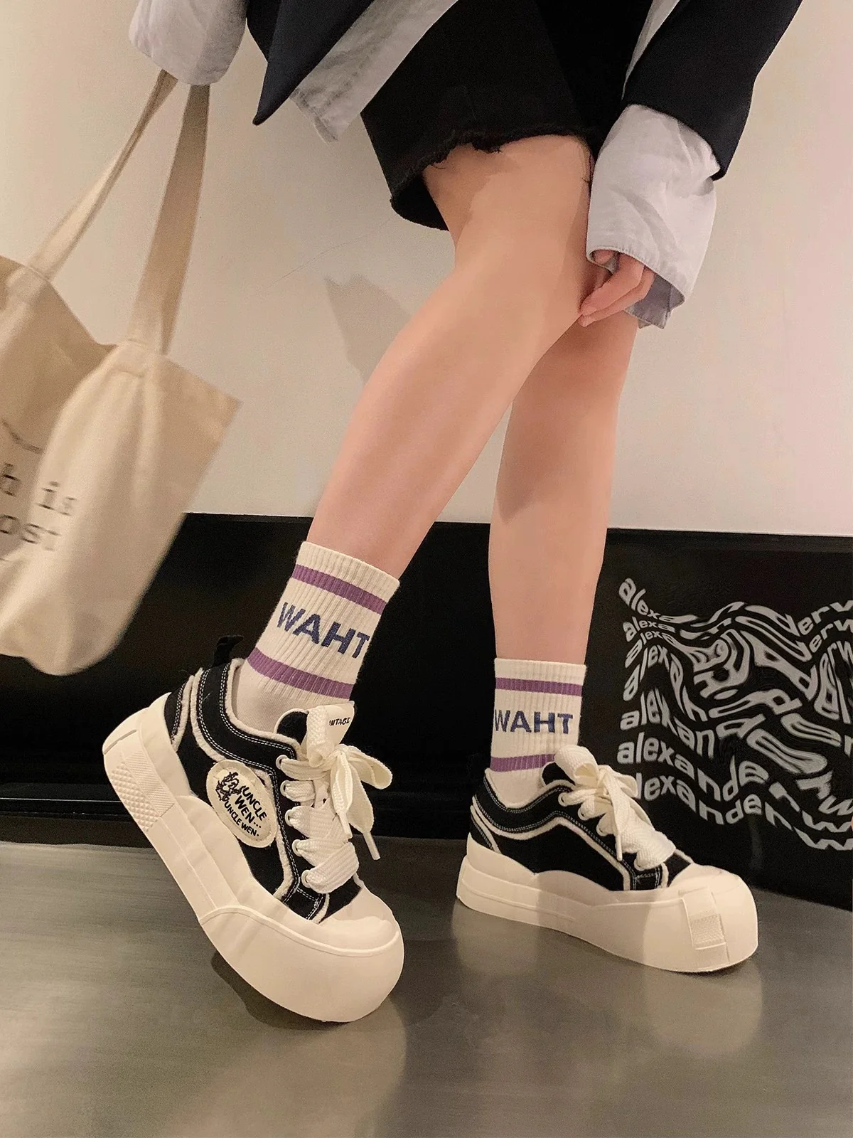 Damen Sportliche Plateau-Sneaker mit breiter Sohle und verspieltem Design Heidi Mode - Image 7