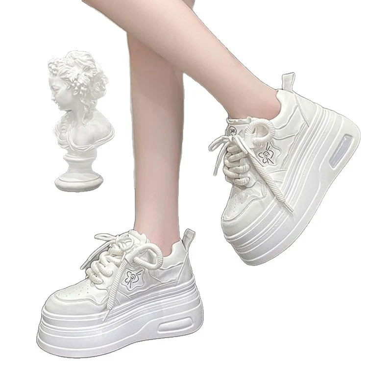 Damen Sportliche Plateau-Sneaker mit modischem Blumendetail Heidi Mode - Image 5