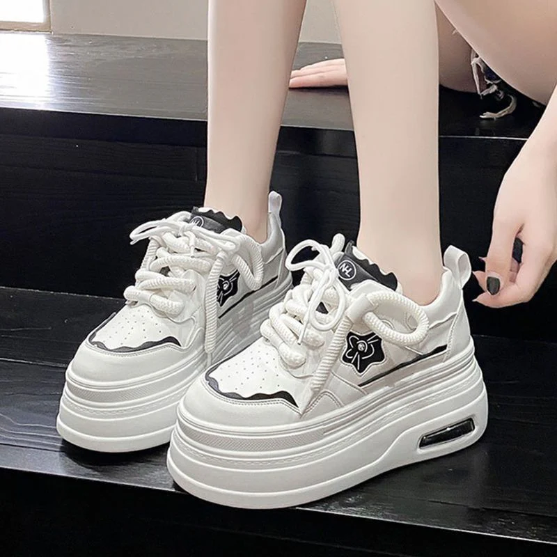 Damen Sportliche Plateau-Sneaker mit modischem Blumendetail Heidi Mode - Image 7