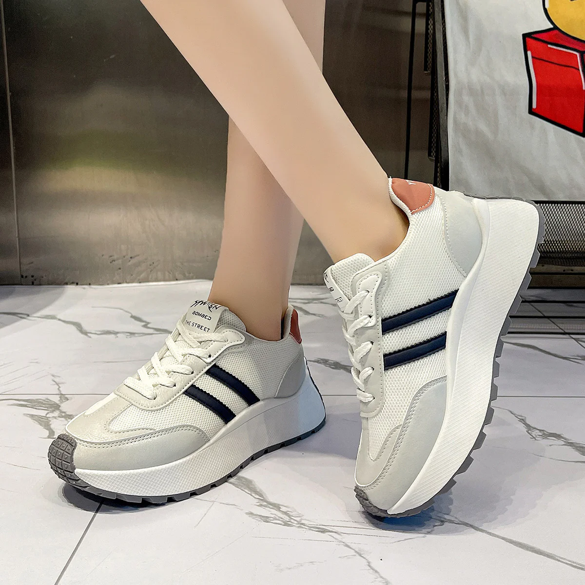 Damen Sportliche Plateausneaker mit atmungsaktiver Mesh-Oberfläche und ergonomischer Dämpfung Heidi Mode - Image 5