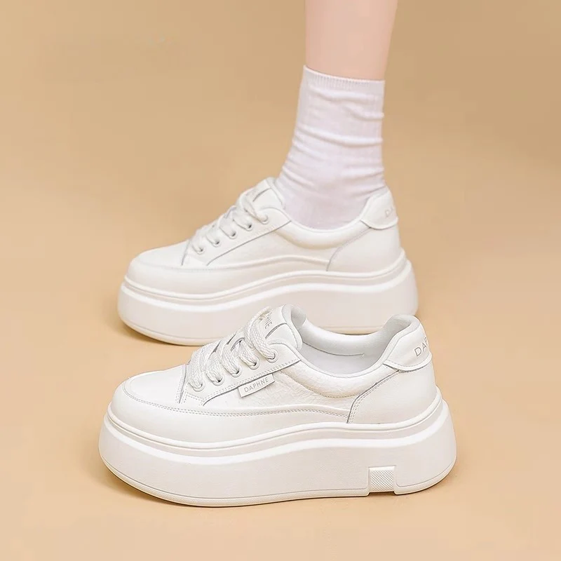 Damen Sportliche Plateausneaker mit ergonomischer Dämpfung und modernem Design Heidi Mode - Image 2