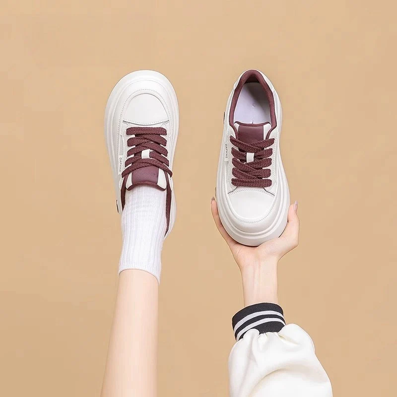 Damen Sportliche Plateausneaker mit ergonomischer Dämpfung und modernem Design Heidi Mode - Image 4
