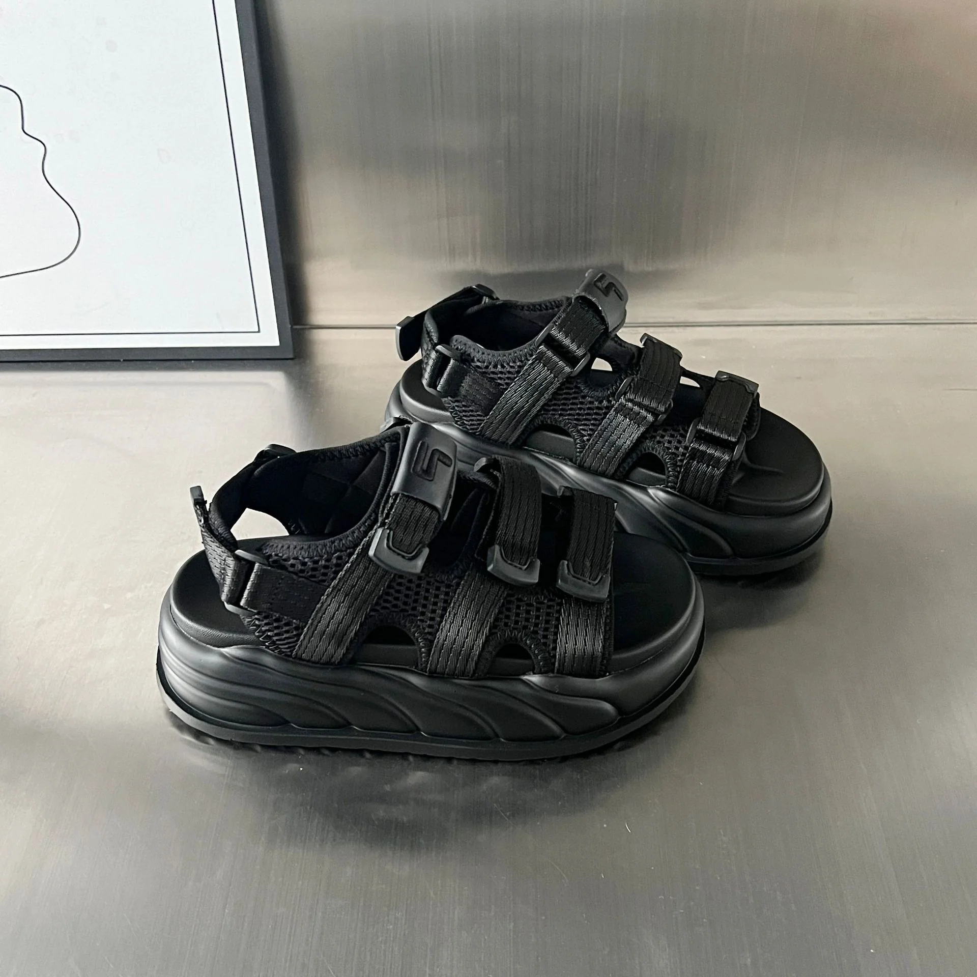 Damen Sportliche Sandalen mit verstellbaren Riemen und dämpfender Sohle Heidi Mode - Image 4