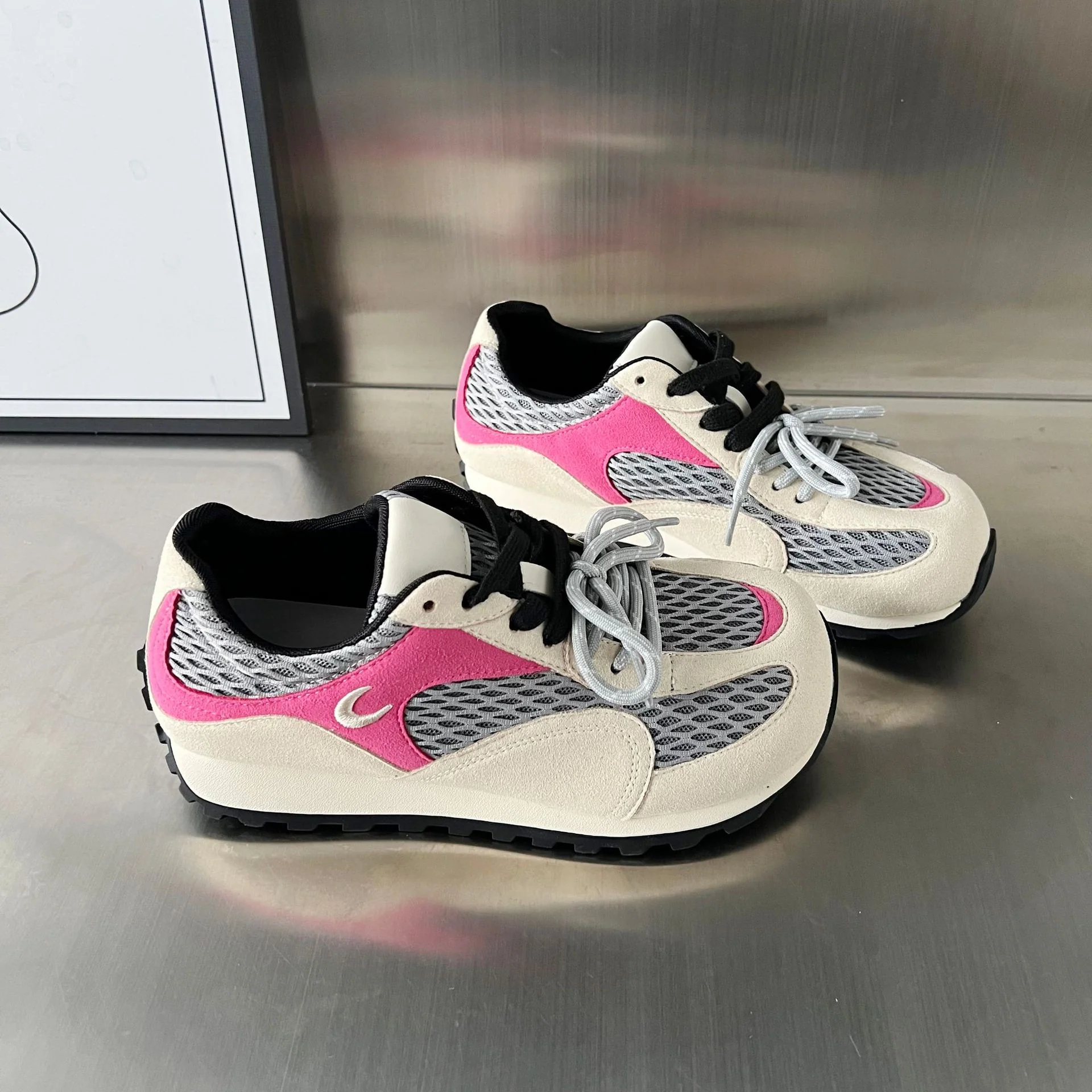 Damen Sportliche Schnürschuhe mit atmungsaktivem Mesh-Obermaterial und rutschfester Sohle Heidi Mode - Image 5