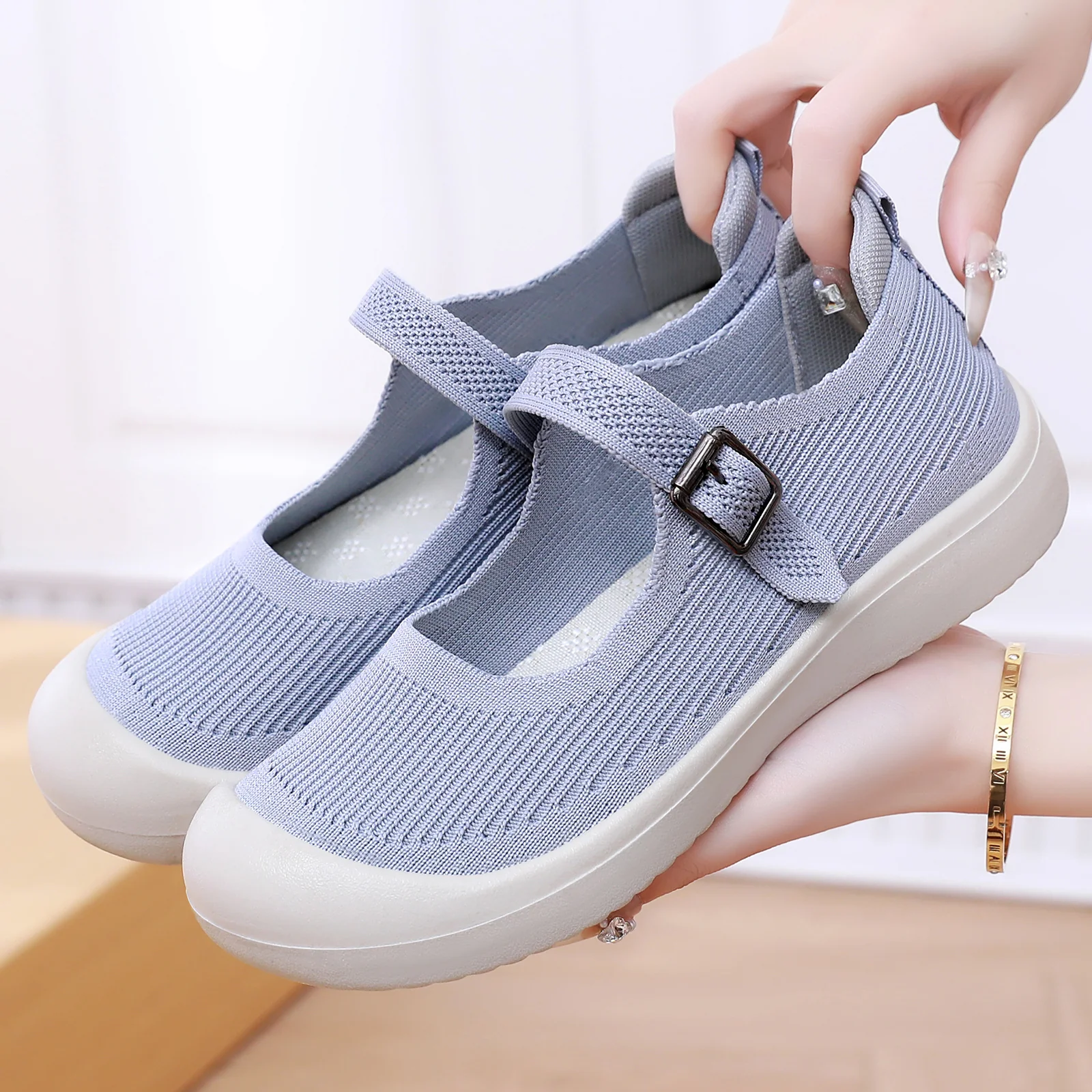 Damen sportliche Slip-On Schuhe mit verstellbarem Riemen und atmungsaktivem Obermaterial Heidi Mode - Image 3