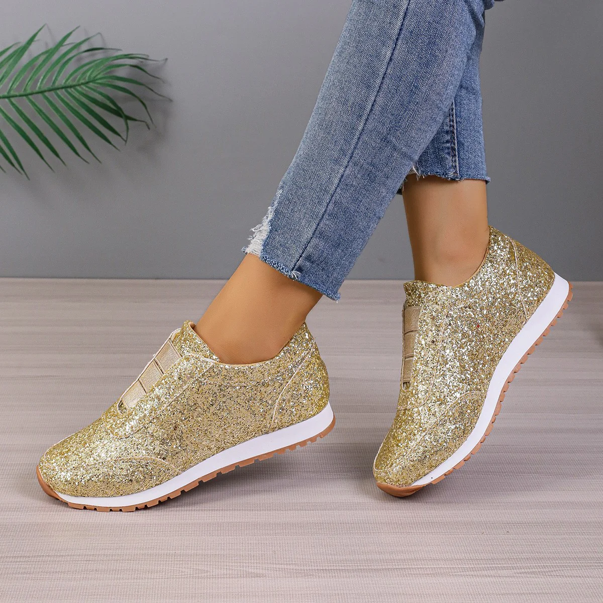 Damen Sportliche Slip-On Sneakers mit funkelndem Glitzer-Heel Heidi Mode