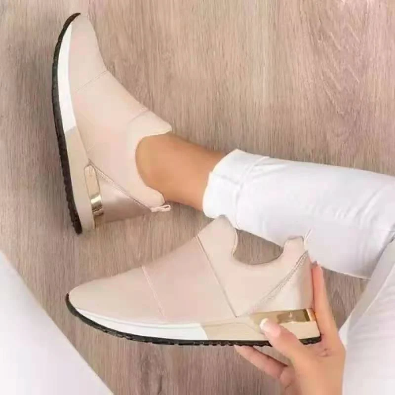 Damen Sportliche Slip-On Sneakers mit modischem Goldakzent Heidi Mode - Image 2