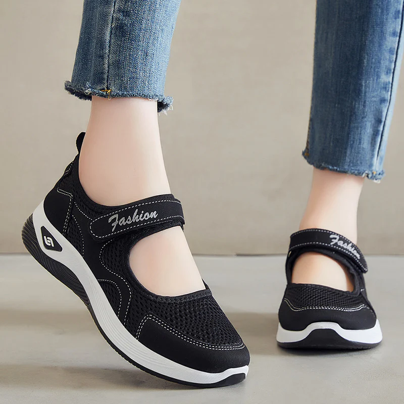 Damen Sportliche Slip-On Sneakers mit verstellbarem Klettverschluss Heidi Mode