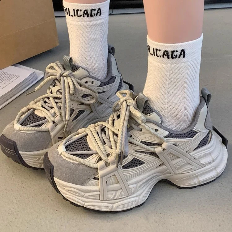 Damen Sportliche Sneaker mit atmungsaktivem Material und dämpfender Sohle Heidi Mode - Image 4
