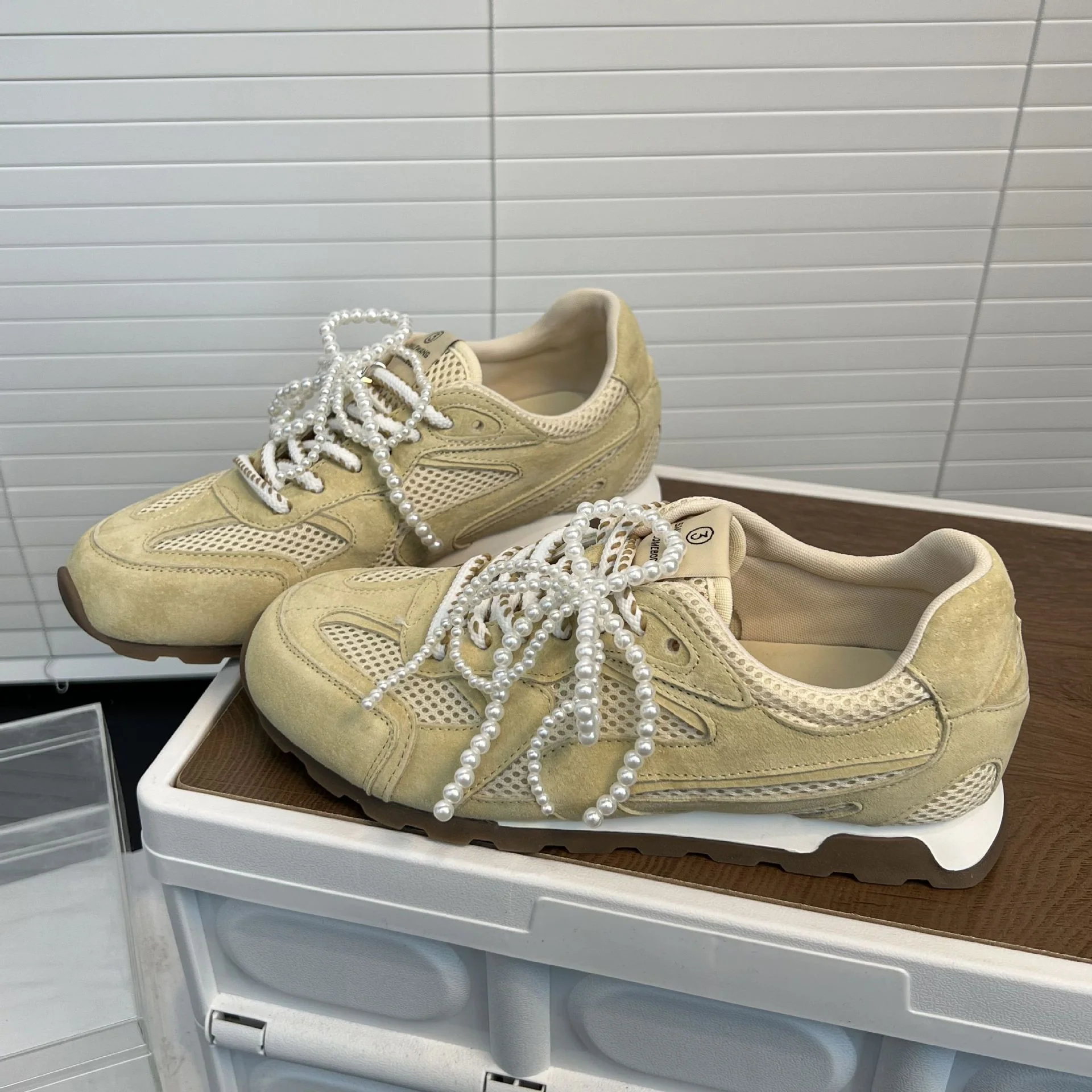 Damen Sportliche Sneaker mit atmungsaktivem Mesh und luxuriösem Veloursleder Heidi Mode
