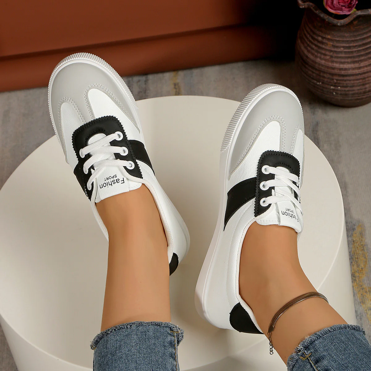 Damen Sportliche Sneaker mit atmungsaktivem Obermaterial und komfortablem Fußbett Heidi Mode - Image 2