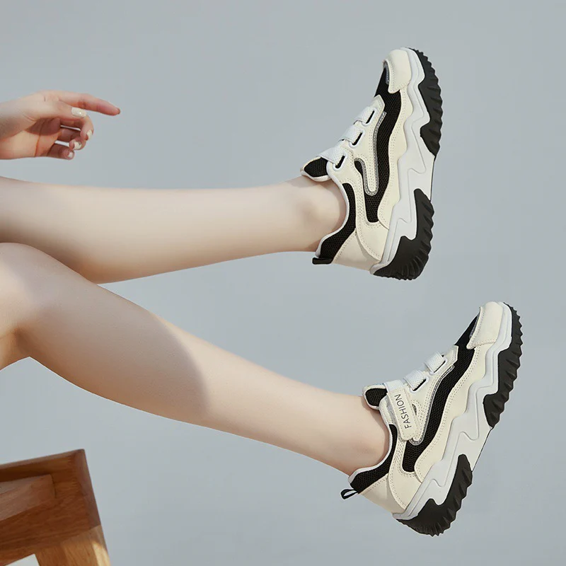 Damen Sportliche Sneaker mit atmungsaktiven Obermaterial und komfortablem Klettverschluss Heidi Mode - Image 4