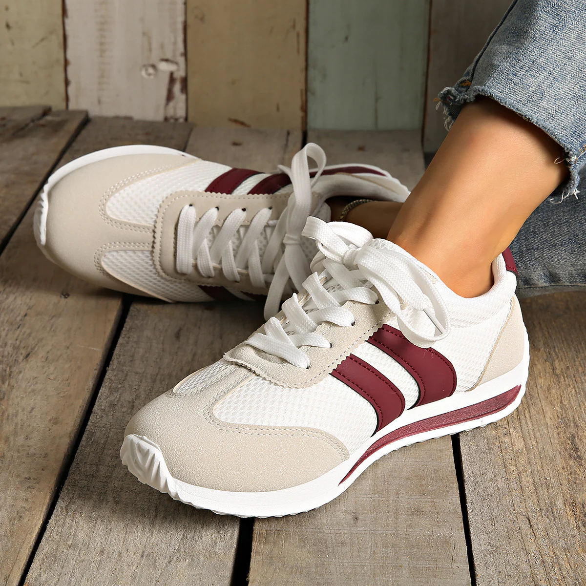 Damen Sportliche Sneaker mit atmungsaktiver Mesh-Konstruktion und modischen Akzenten Heidi Mode - Image 2