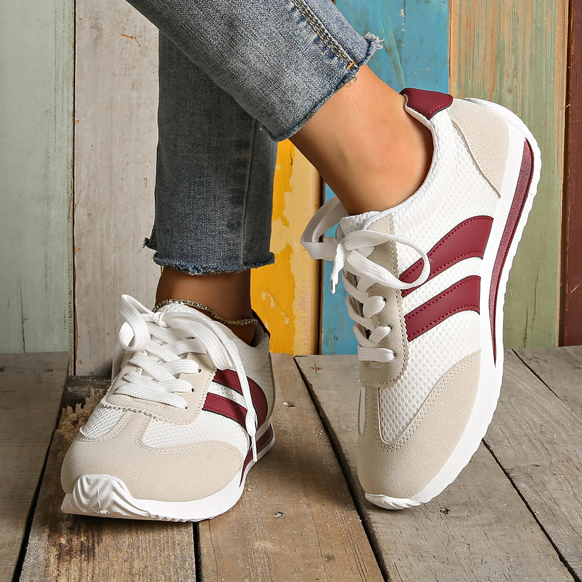 Damen Sportliche Sneaker mit atmungsaktiver Mesh-Konstruktion und modischen Akzenten Heidi Mode - Image 4