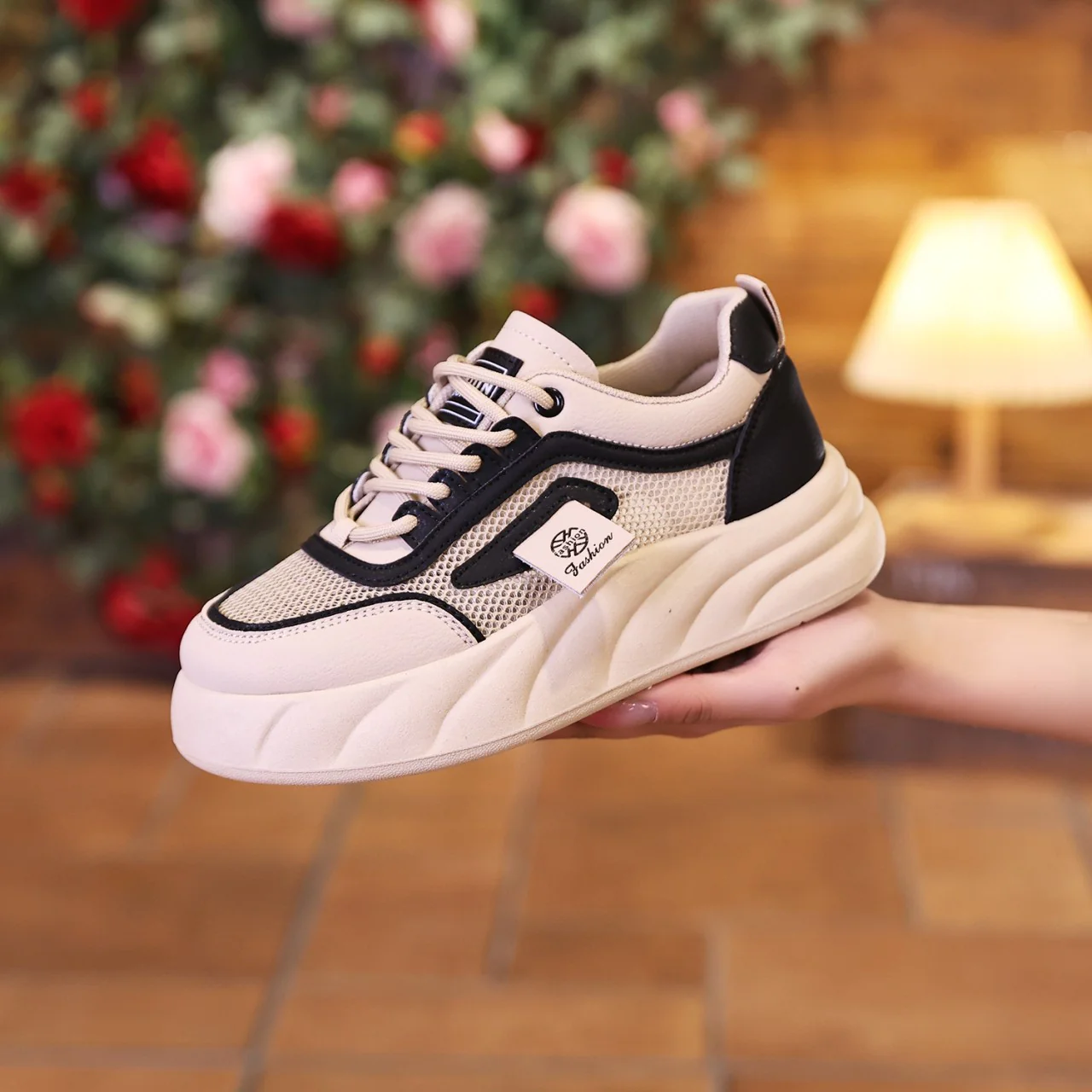 Damen Sportliche Sneaker mit atmungsaktiver Mesh-Oberfläche und dämpfender Sohle Heidi Mode - Image 3