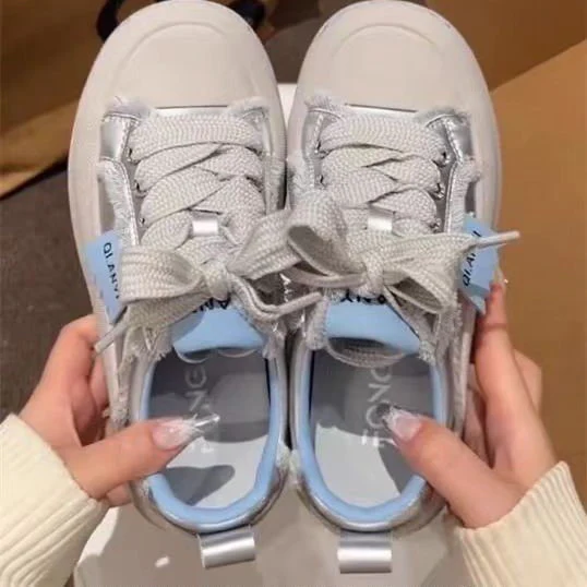 Damen Sportliche Sneaker mit atmungsaktiver Mesh-Oberfläche und innovativen Schnürdetails Heidi Mode