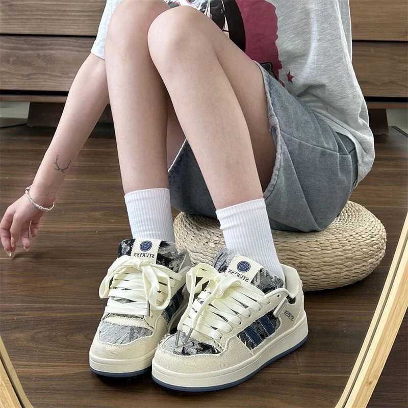 Damen Sportliche Sneaker mit atmungsaktiver Oberflächenstruktur und modischem Design Heidi Mode - Image 4