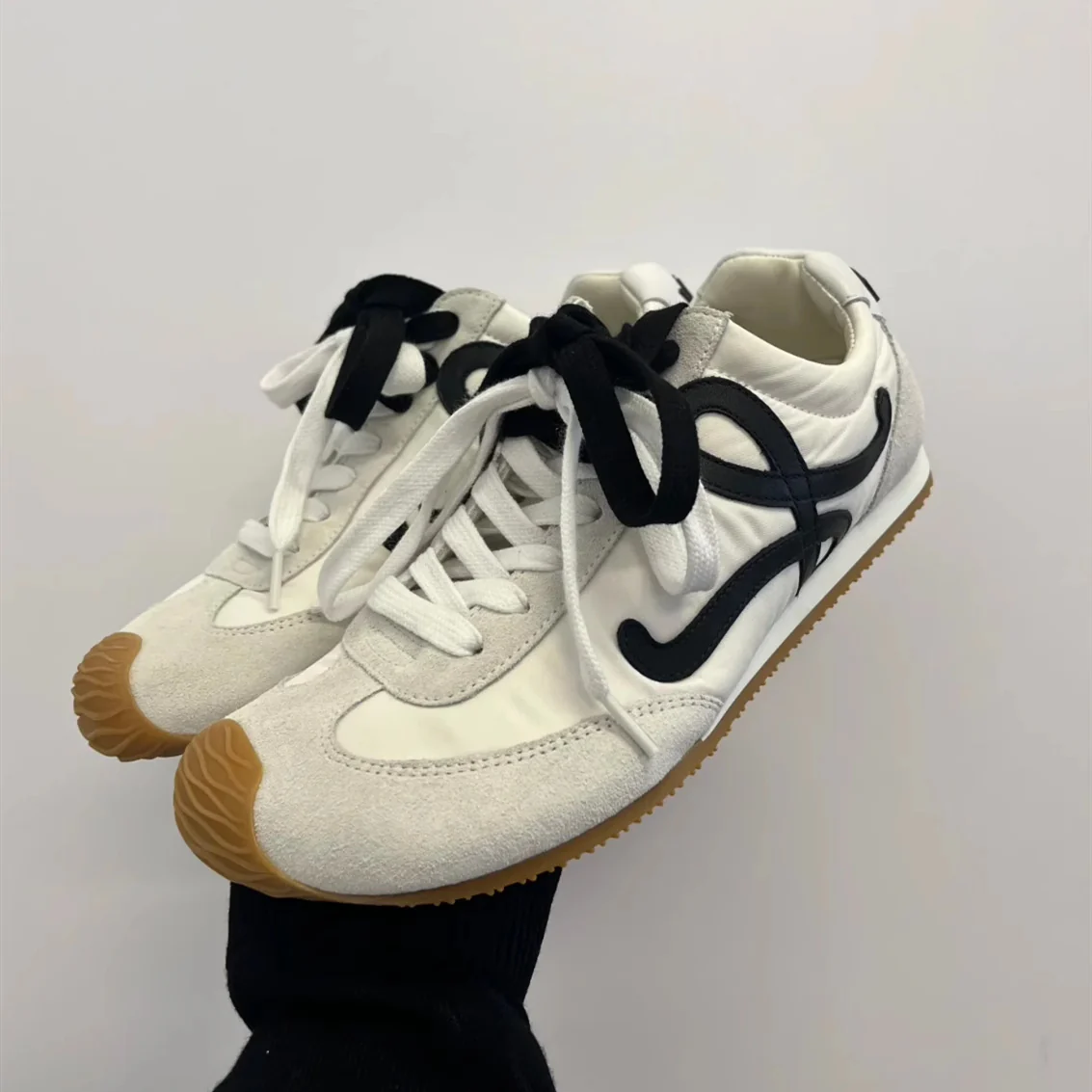 Damen Sportliche Sneaker mit atmungsaktiver Obermaterialkombination und rutschfester Laufsohle Heidi Mode - Image 3