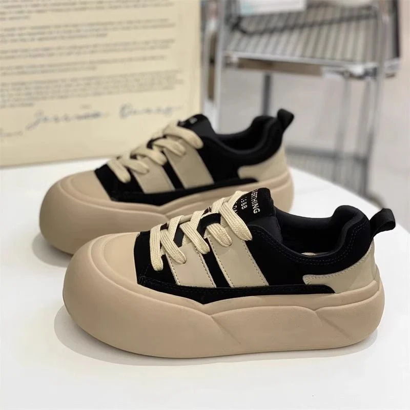 Damen Sportliche Sneaker mit dämpfender Profilsohle und atmungsaktiver Obermaterialstruktur Heidi Mode - Image 2