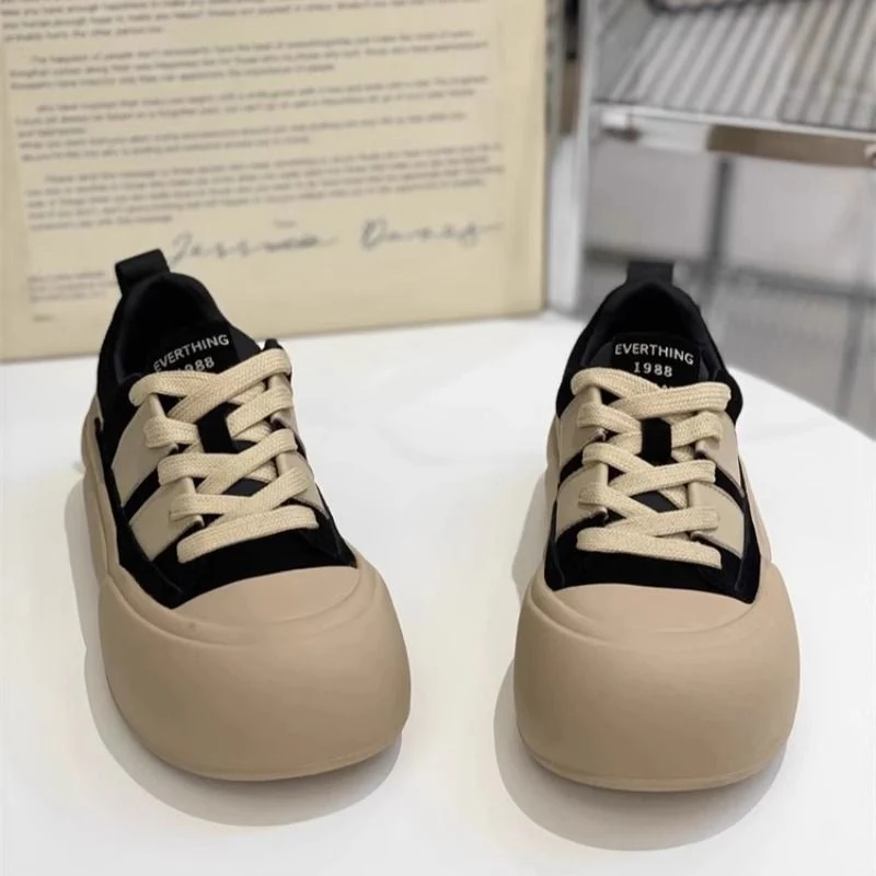 Damen Sportliche Sneaker mit dämpfender Profilsohle und atmungsaktiver Obermaterialstruktur Heidi Mode - Image 4