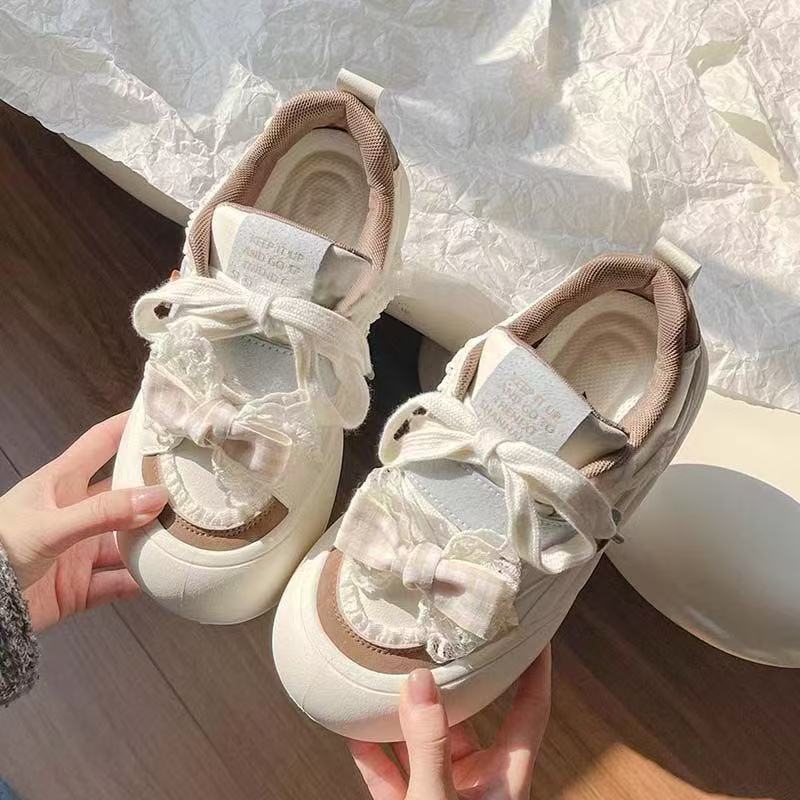 Damen Sportliche Sneaker mit einzigartigen Dekorationselementen Heidi Mode - Image 5