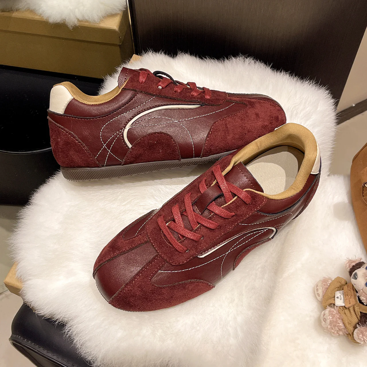 Damen sportliche Sneaker mit eleganten Akzenten und komfortablem Fußbett Heidi Mode - Image 8