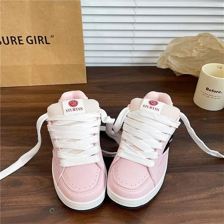 Damen Sportliche Sneaker mit gepolstertem Schaft und atmungsaktiver Oberfläche Heidi Mode - Image 4
